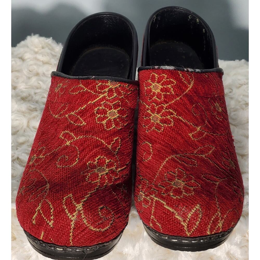 Dansko Womens Red Tapestry Clog Size Eu 37 Cottag… - image 1